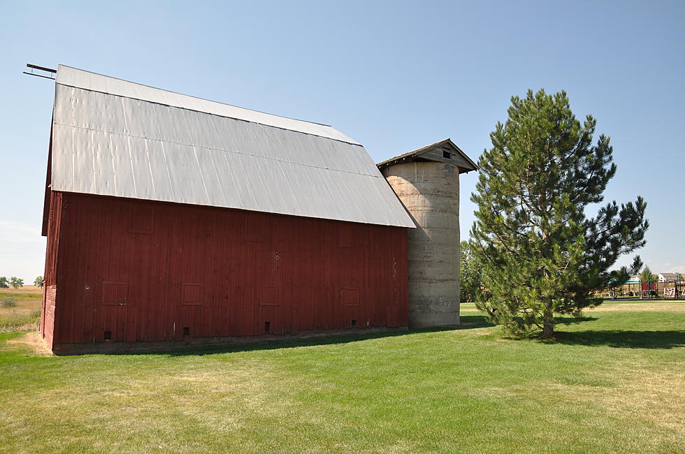 Why Barns Are Traditionally Painted Red – We Have the Answer