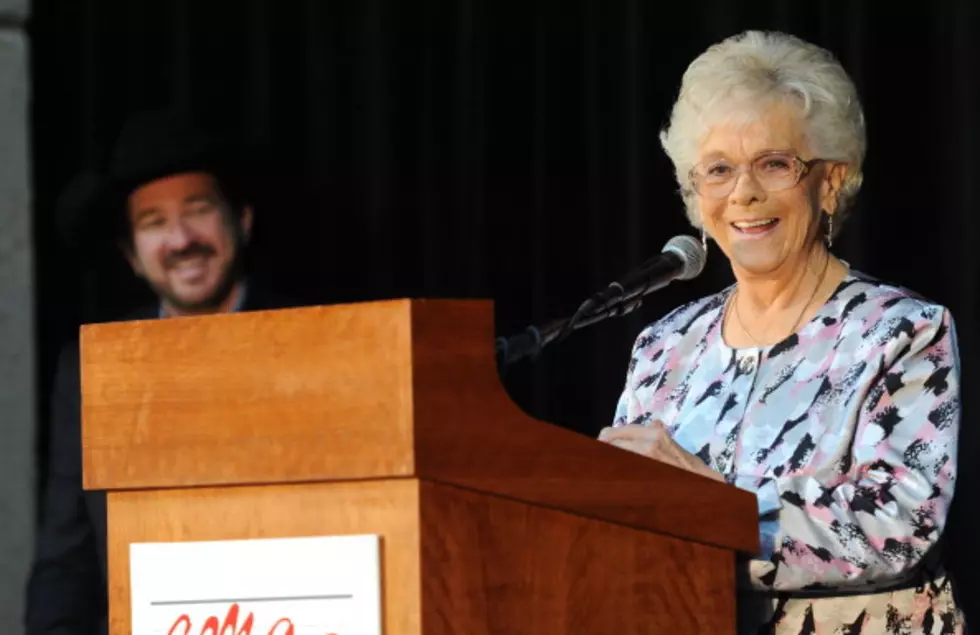 Country Music Legend Jean Shepard Nears Retirement From The Career She Loves