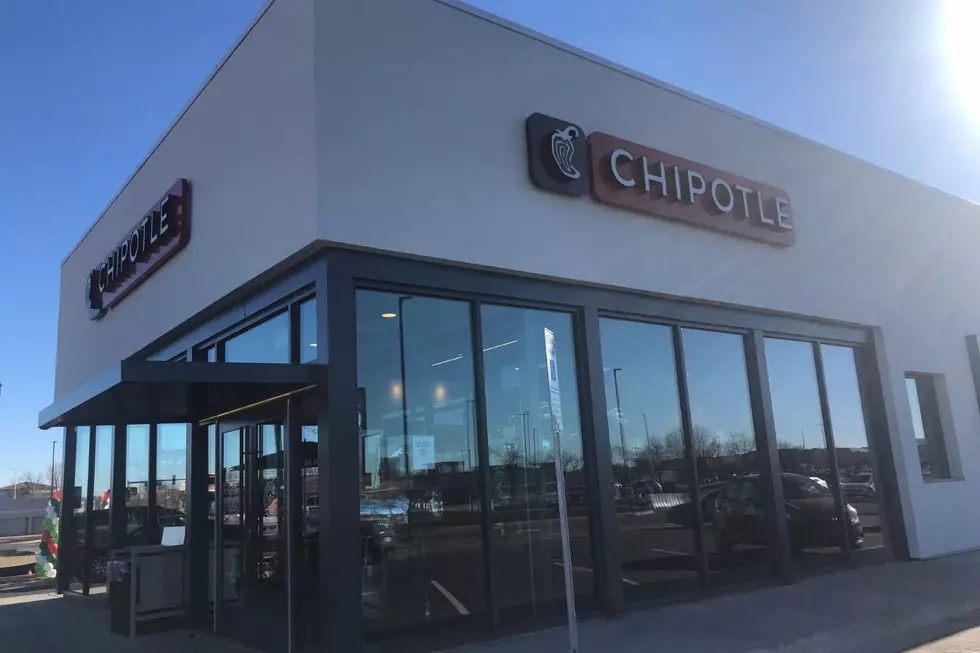 Sioux Falls Chipotle to Raise Their Wages?