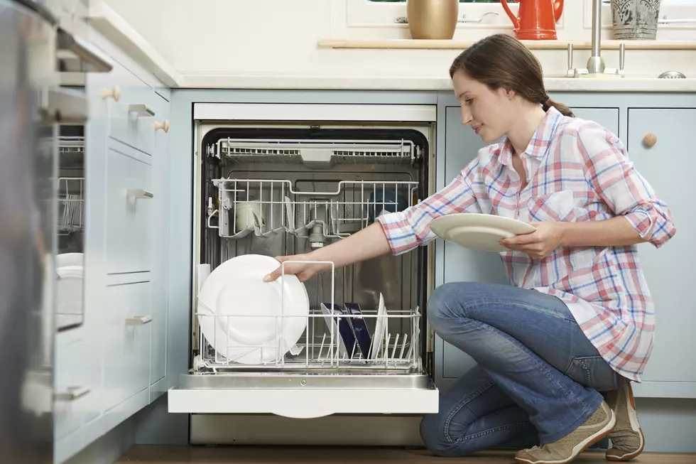 8 Things You Put In The Dishwasher That You Shouldn’t