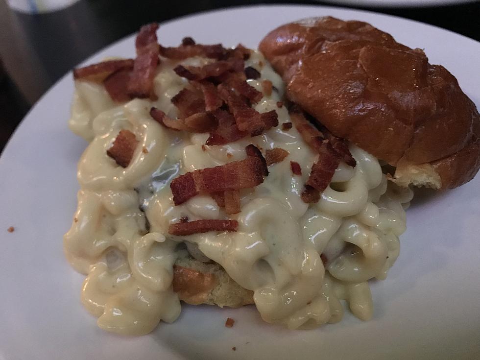 Downtown Burger Battle 2019: Wiley's Tavern's Gluttony