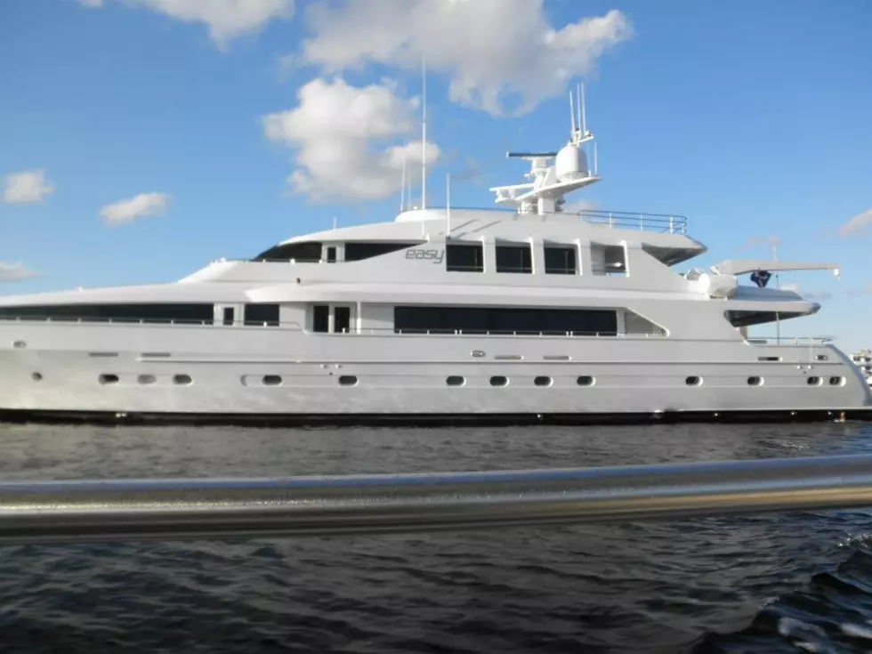 Dream Job: Live on Yachts. Review Them. Get Paid!
