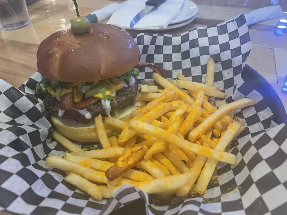 Downtown Burger Battle: Falls Landing Bar & Grill's The Toon Burg