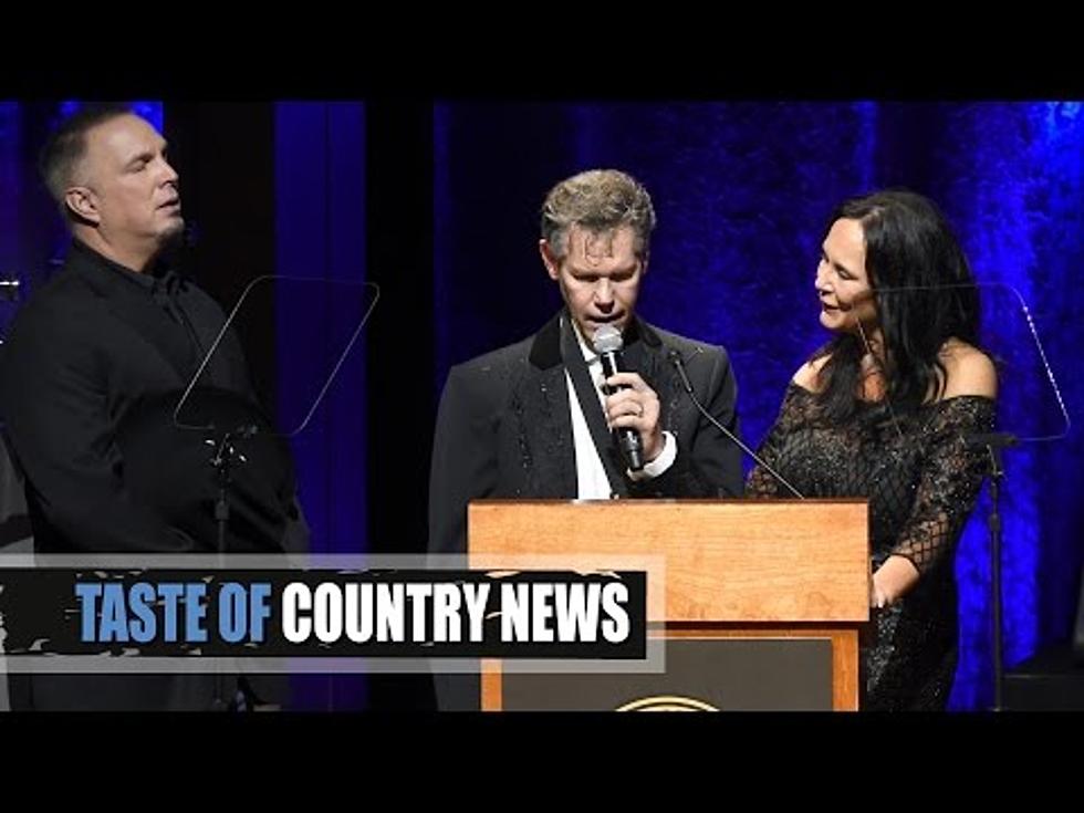Randy Travis Sings ‘Amazing Grace’ at Hall of Fame Induction
