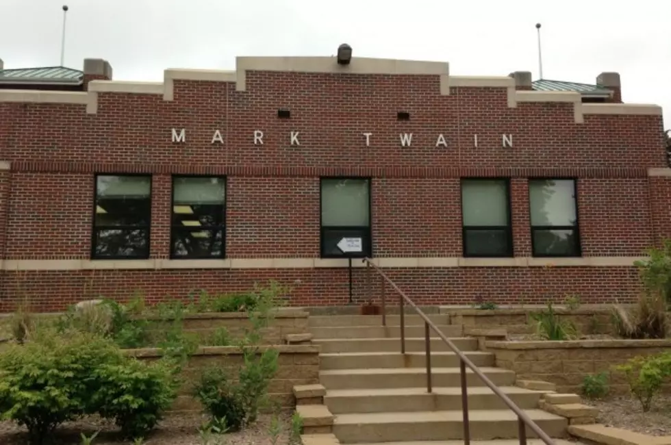 Man Found Sleeping in Mark Twain Elementary School Class Suspected of Robbery