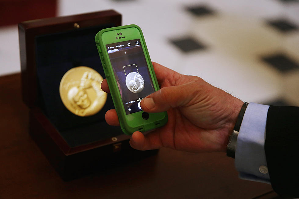 Rounds Presents Congressional Medal to Late South Dakota Man’s Family