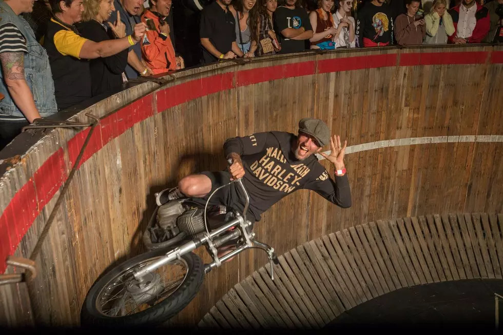 Wall of Death Motorcycle Stunt Show Free at Hot Harley Nights