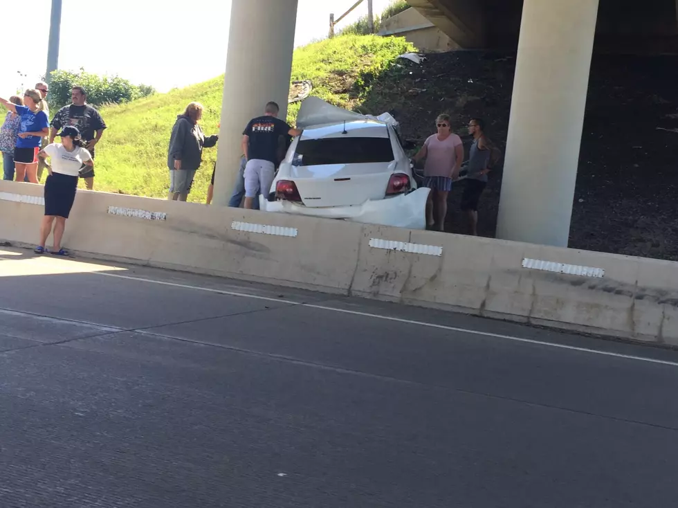 Woman Looses Control, Crashes into Bridge on I-229 Sioux Falls