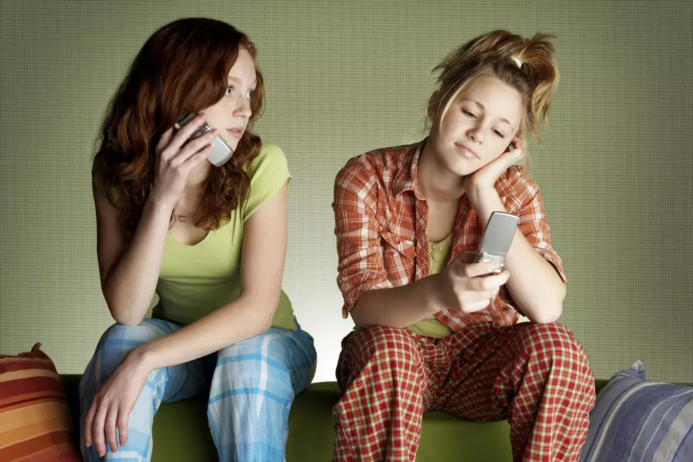 Study Shows Teens and Young Adults Signing off from Facebook