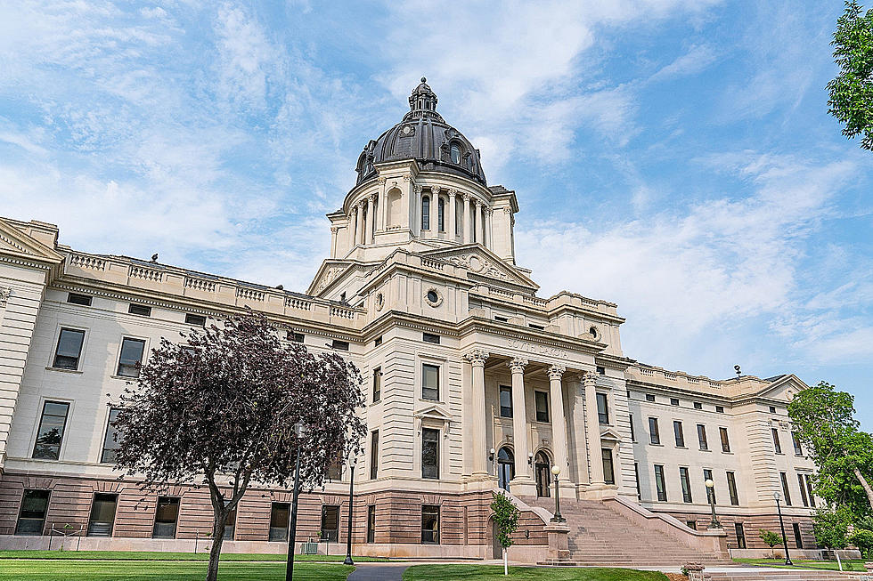 South Dakota Governor’s Executive Orders for Businesses and Schools