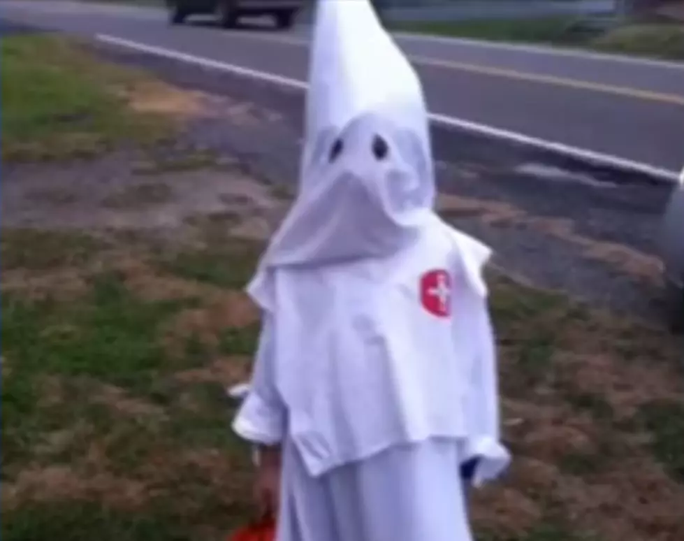 Mom dresses Kid in KKK Outfit for Halloween [VIDEO]