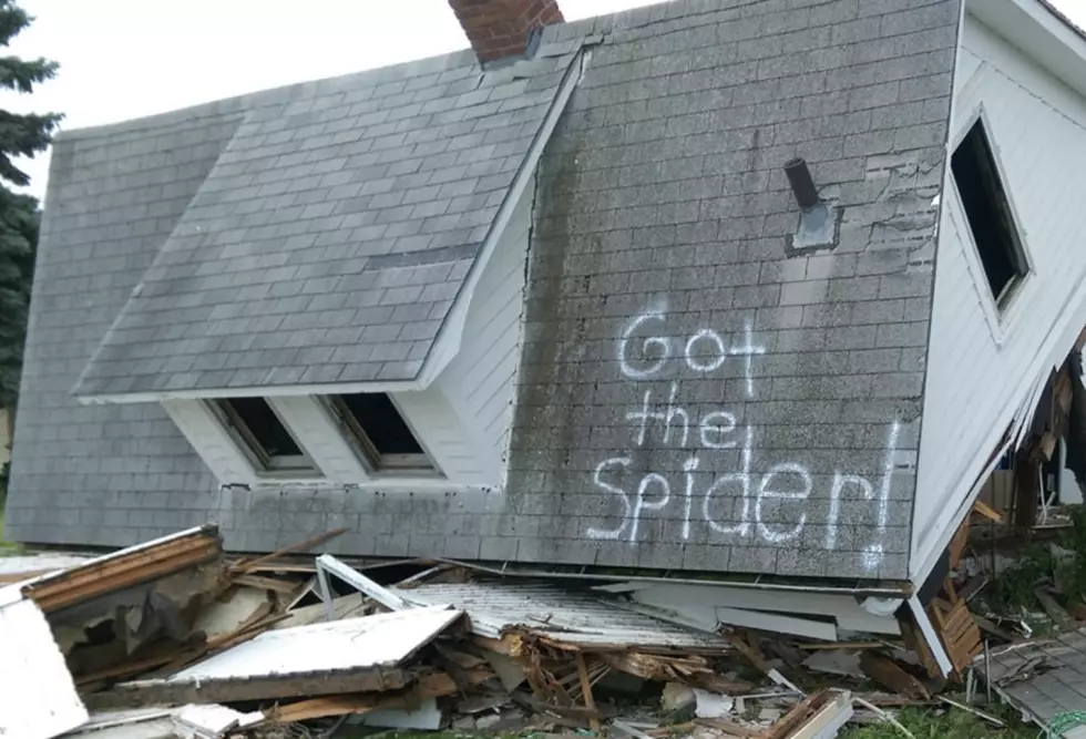 Renner ‘Got The Spider’ House Making Folks Laugh