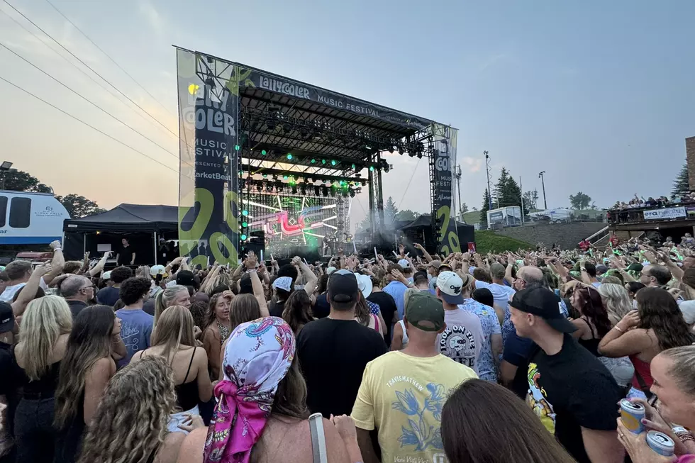 Sam Hunt, TLC And Pitbull Help Light Up ‘Lallycooler’ in Sioux Falls