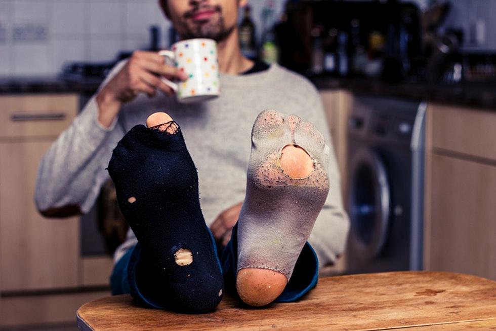 A Great Idea: Instead of Throwing Out Your Old Socks, Do This Instead