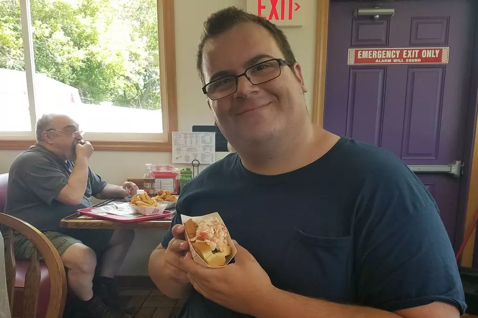 It FINALLY Happened! Quinn Tries A Lobster Roll!