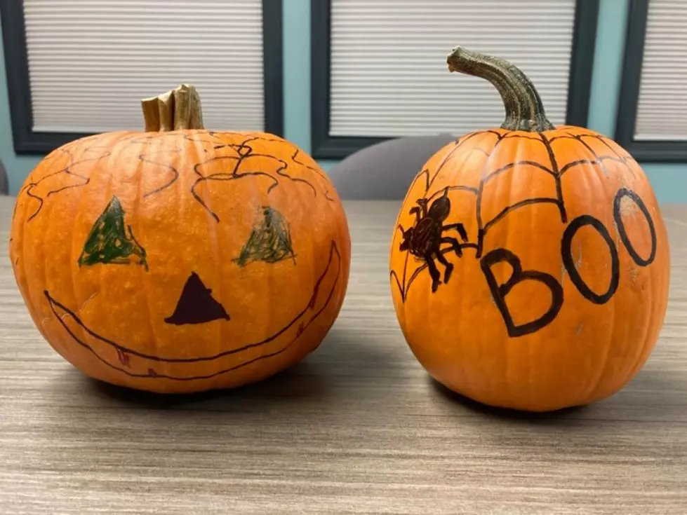 Buzz &#038; Kristi In The Morning Extra: Pumpkin Decorating