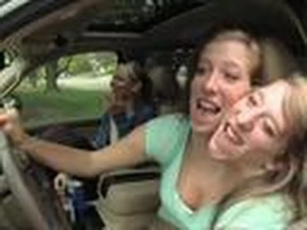 Conjoined Twins Abby and Brittany Get Reality Show – Daily Dose of Weird [VIDEO]