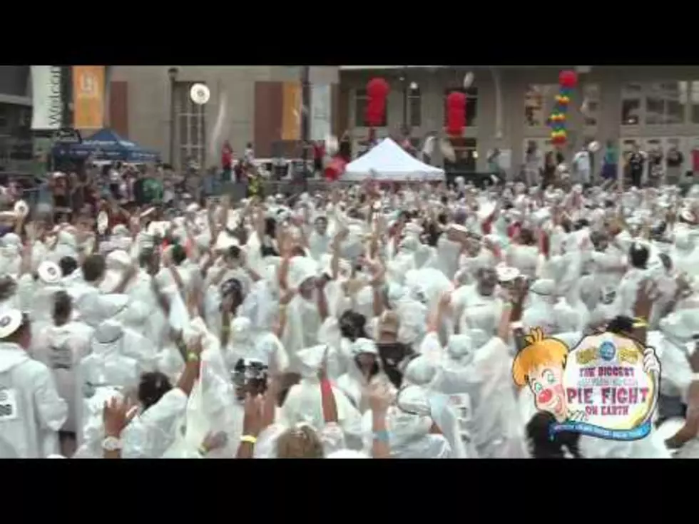USA Sets Record for Largest Pie Fight – Daily Dose of Weird [VIDEO]