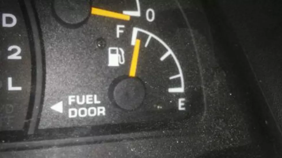 What Side is Your Gas Tank On? Your Car Has a Way of Telling You! [Picture]