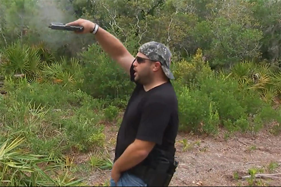 The Right Way to Grip an Gun and The Way to Look ‘Cool (or stupid)’ Gripping a Gun [Video]