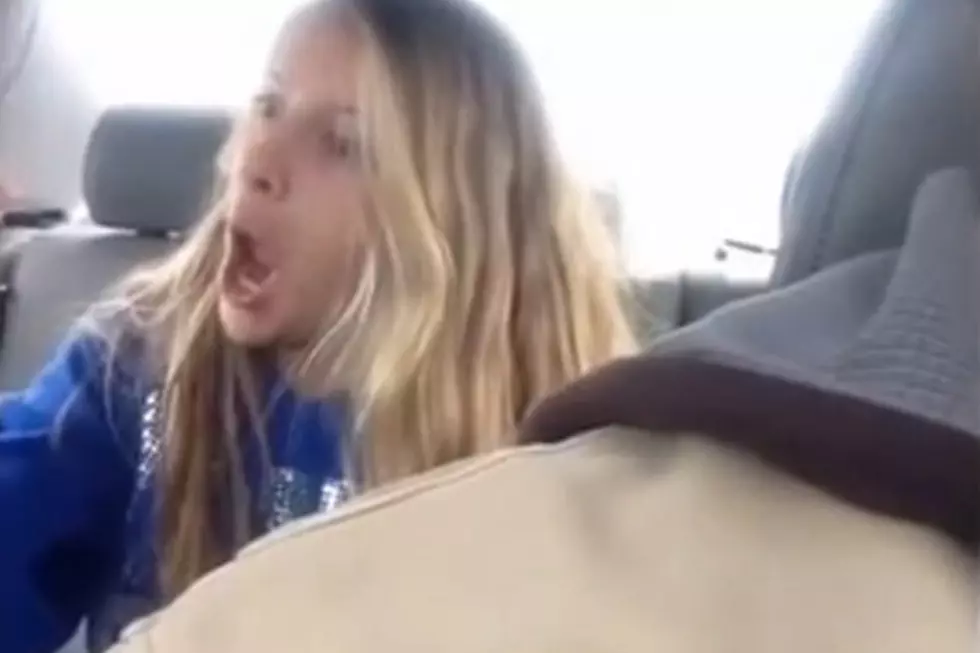 So, This is What it looks Like When a Teen Takes Selfies…Hilarious!