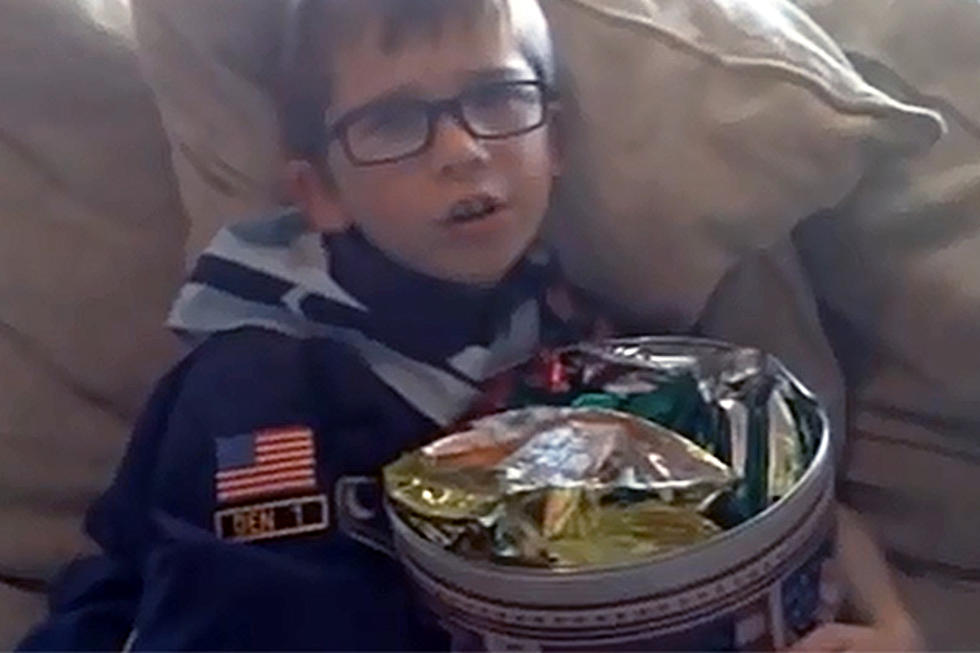 ‘Bear Cub’ Sells Popcorn with Adorable Song [VIDEO]