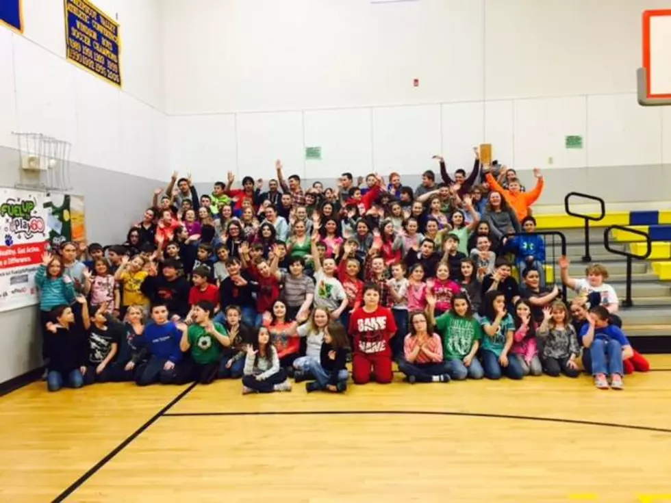 Windsor Elementary Has A Dance Party To Celebrate Going Over Their Yearly Reading Goal! [Video]
