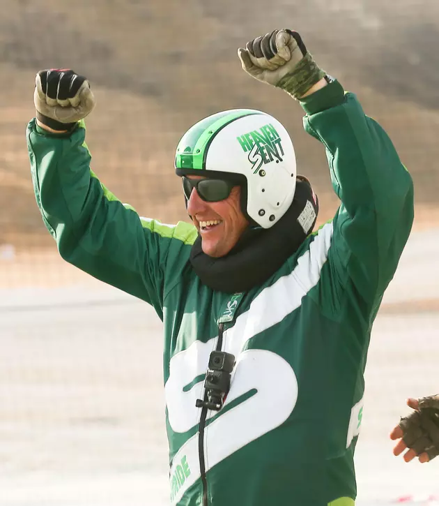 Check Out The Video Of Skydiver Luke Aikens Setting A New Record For Parachute-Less Jump
