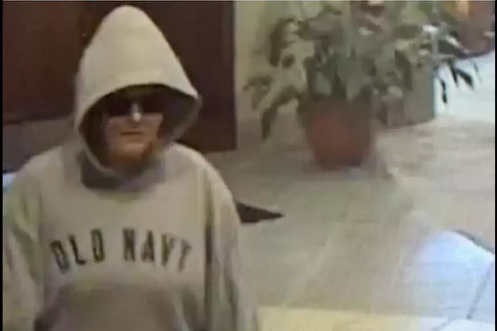 Police Seek Help ID’ing Bank Robber