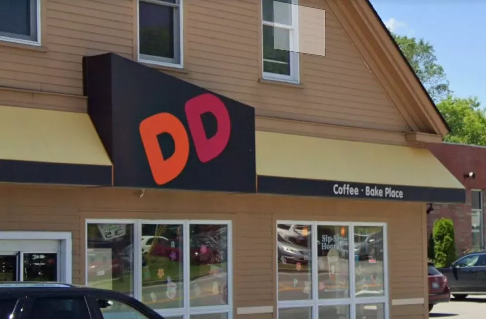Here’s Why A Maine Dunkin’ Sign Went Viral On Social Media