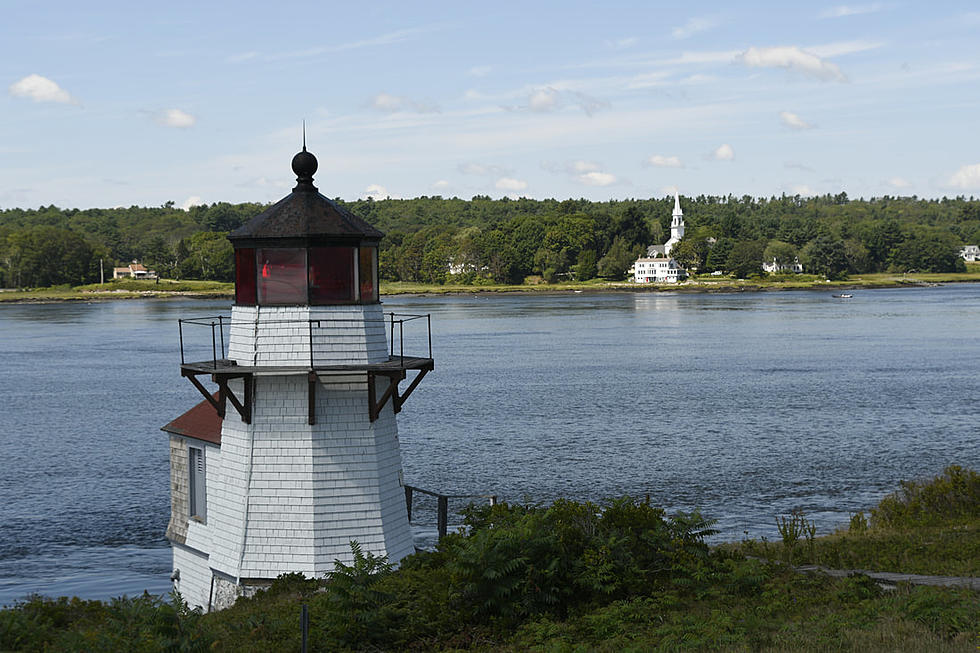 The Kennebec River’s Squirrel Point Lighthouse Is Worth The Walk