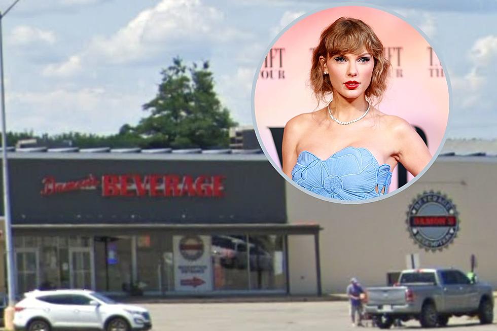 Photoshop Genius: T Swift's Private Jet Gone Viral at Maine Spot 
