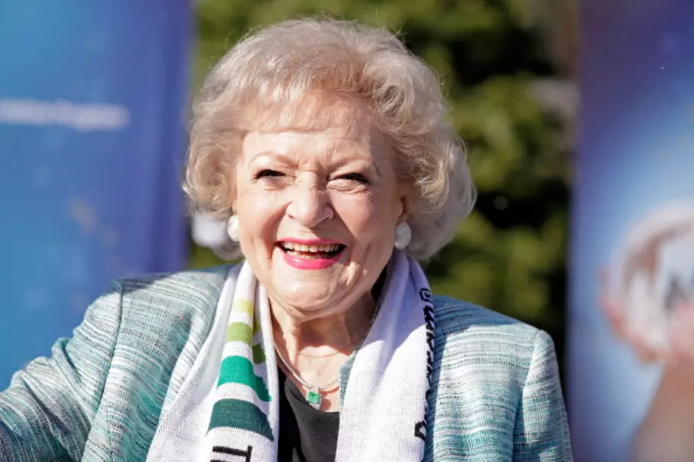 Betty White is Alive Despite Article That Claims She Dyes