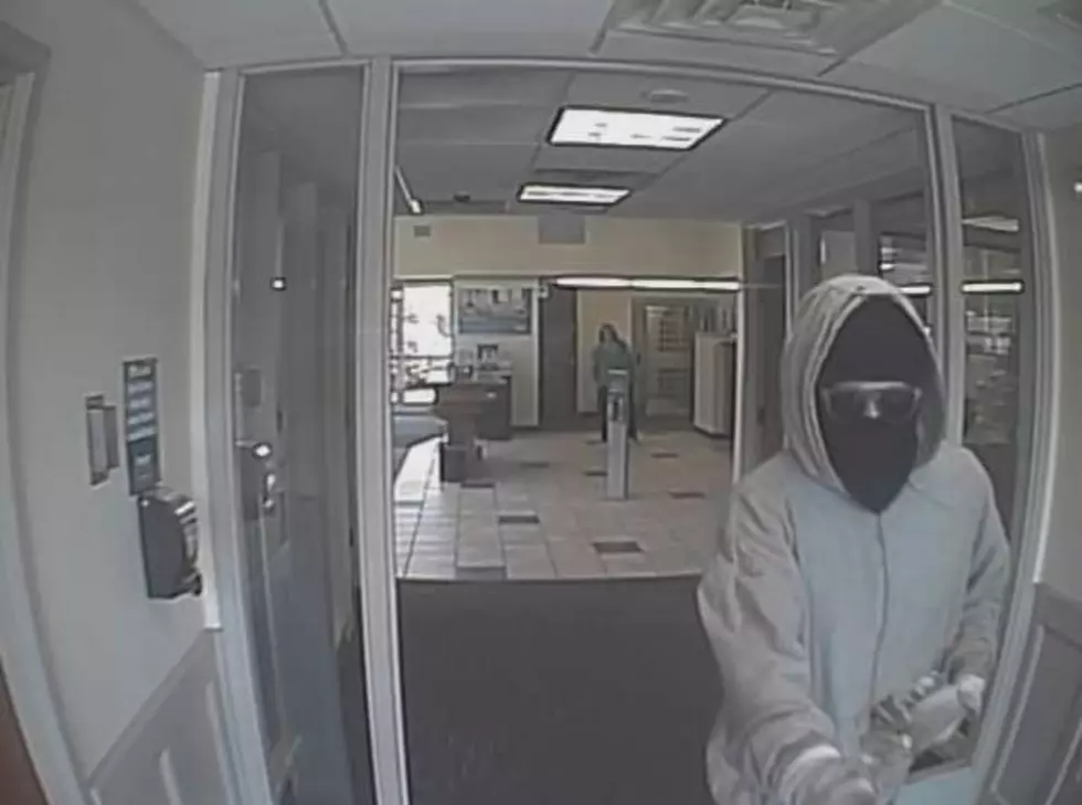 University Issues Alert After Man Robs Orono Bank