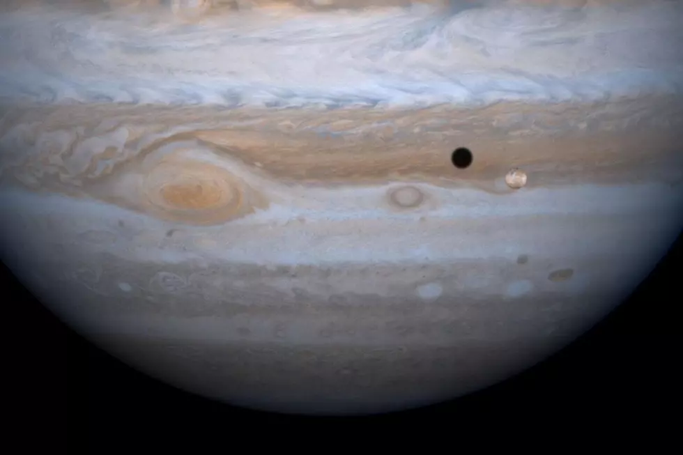 Jupiter Will Be So Close You Can See Its Moons With Binoculars