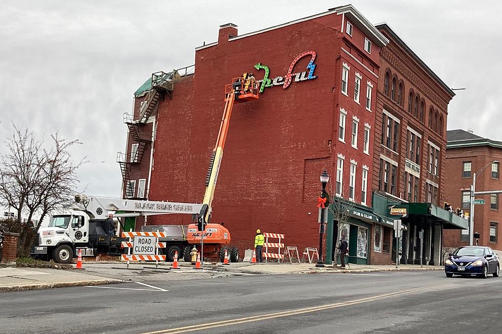 There’s a ‘Hopeful’ New Sign in Downtown Bangor