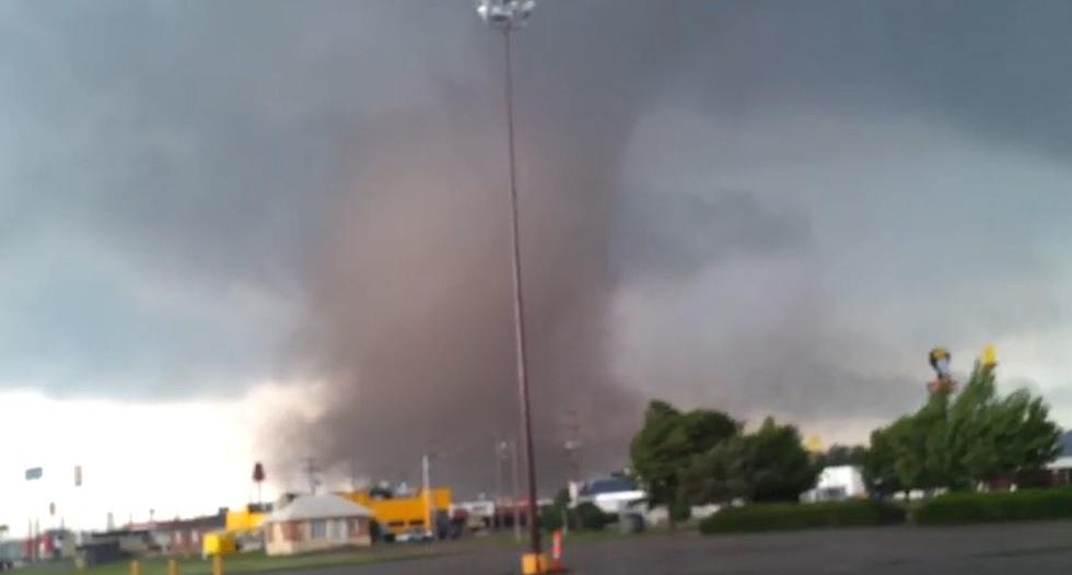 Incredible Footage of Oklahoma Tornado Forming [VIDEO]