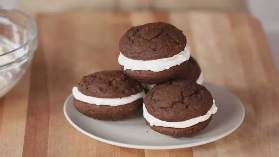 How To Make The Perfect Whoopie Pie [VIDEO]