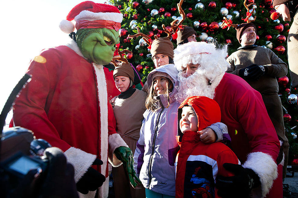 Free Watch Party of &#8216;The Grinch Who Stole Christmas&#8217;, Prizes Friday