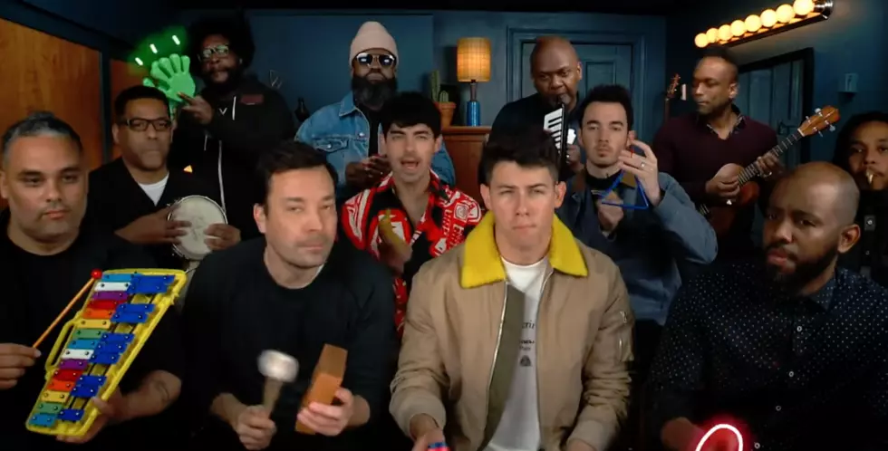 Jimmy And The Jonas Brothers Sing “Sucker” With The Roots