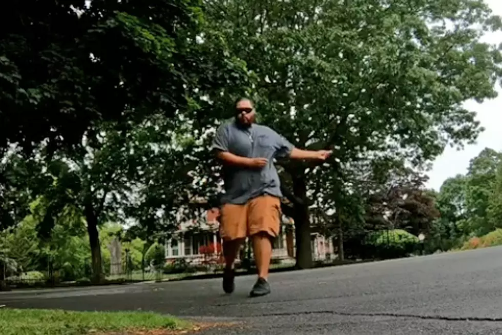 Guy Dances In Front Of Stephen King’s House [VIDEO]