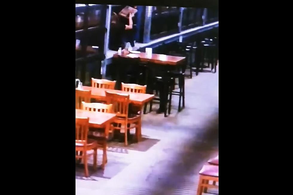 Watch A Woman Apparently Pull A Dine & Dash At Brewer Restaurant