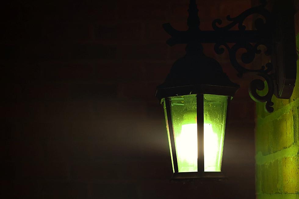 If You See A Green Porch Light In Maine, This Is What It Means