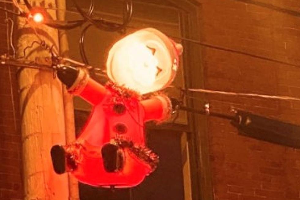 This Uncomfortable-Looking Belfast Holiday Icon Is Now In Ornament Form
