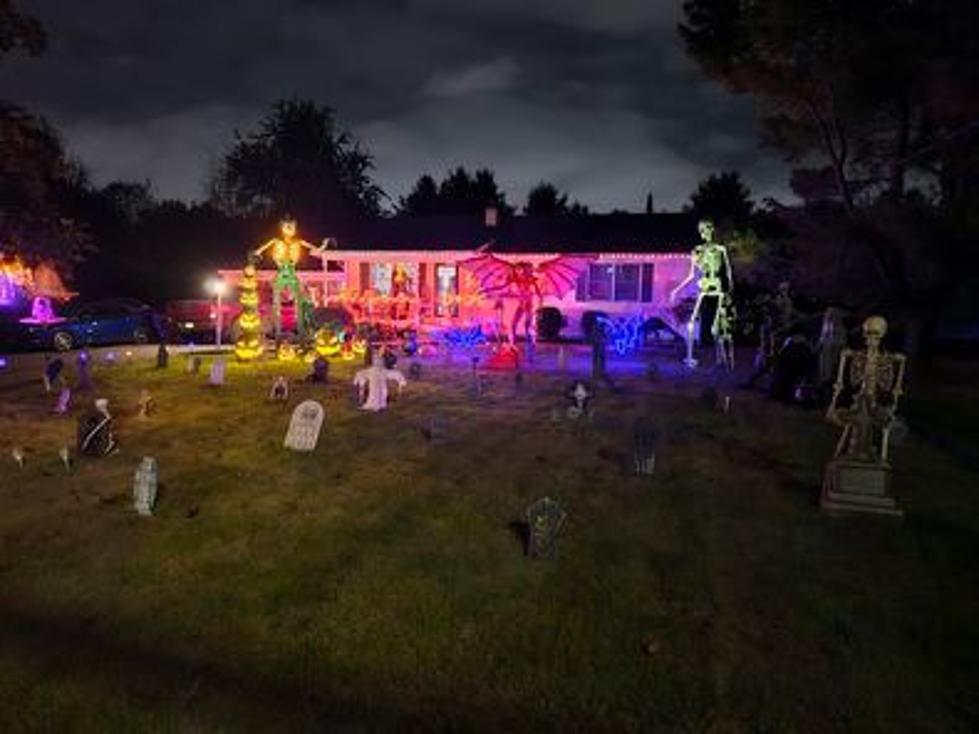 BOO! Z Listeners Show Us Their Spooky Halloween Decorations