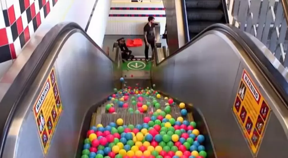 Balls On Escalator [VIDEO]