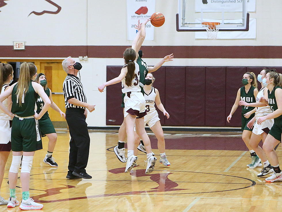 MDI Girls Hang On to Beat Foxcroft Academy 49-43 [STATS/PHOTOS]