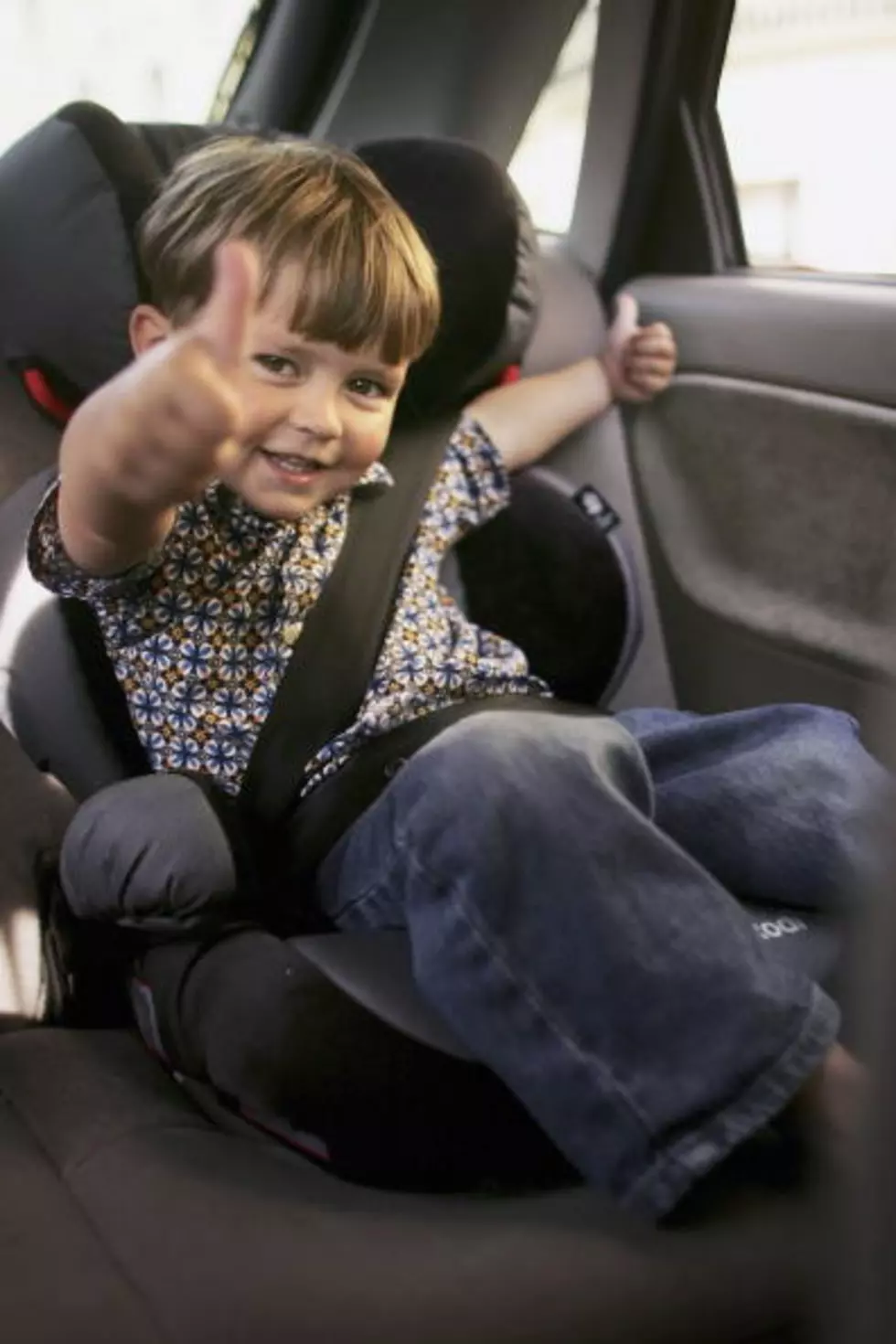 Why You Shouldn&#8217;t Put Children In A Car Seat With Winter Coats [WATCH]