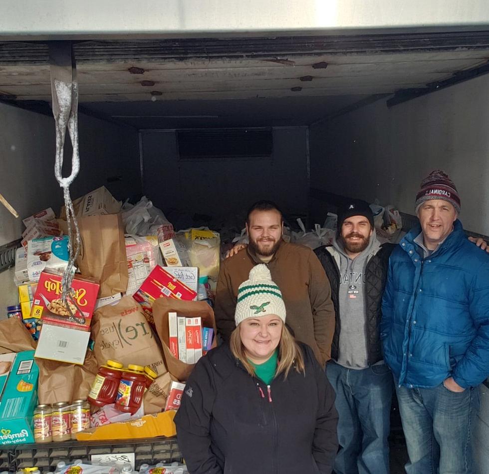 It's Food-A-Bago Food Drive Crunch Time