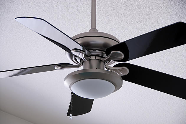 Cooling With A Ceiling Fan &#8211; Clockwise Or Counterclockwise?